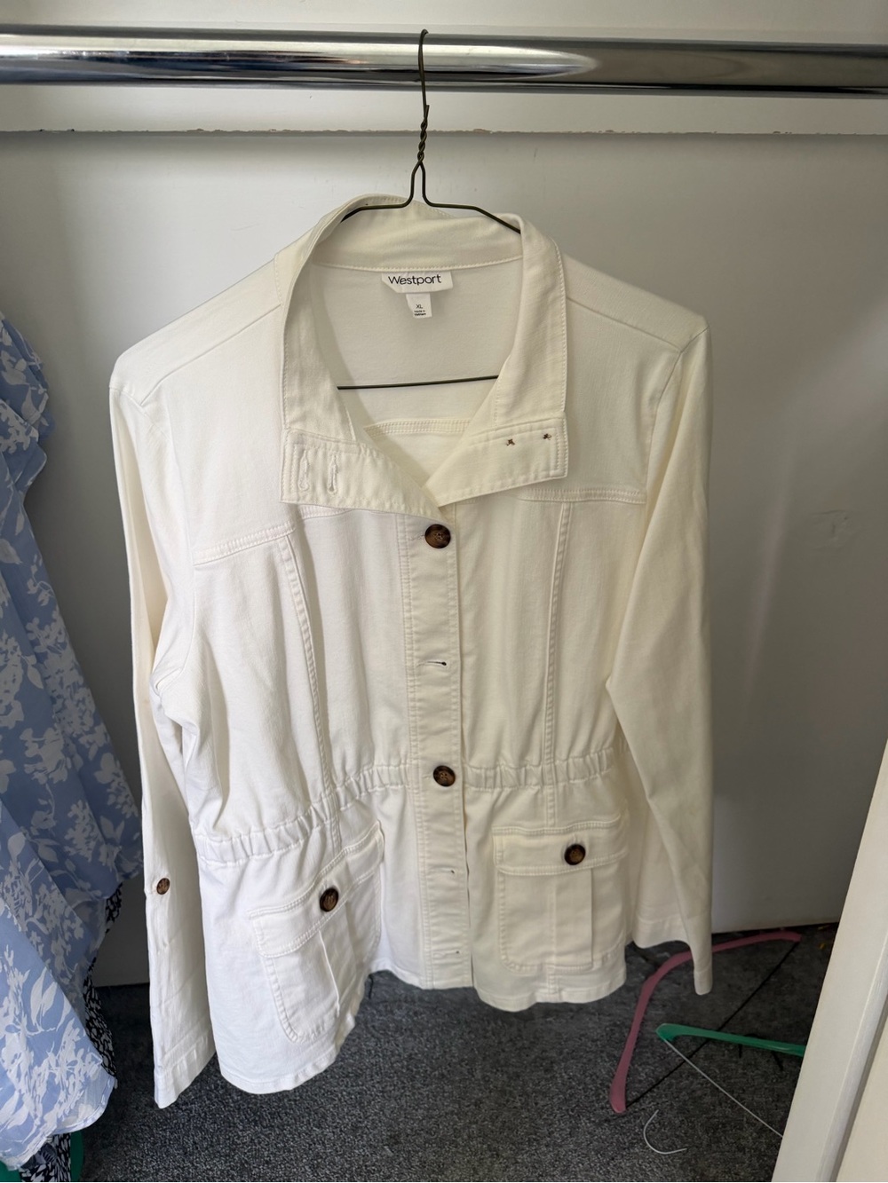Westport Women’s Button Close denim Jacket White Size XL new